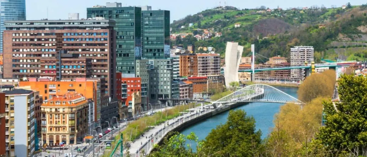 A 5 Minutos Andando Del Casco Viejo, Ayuntamiento, Plaza Circular Y Gran Via De Bilbao Y Proximo A Las 2 Lineas De Metro 0*,
