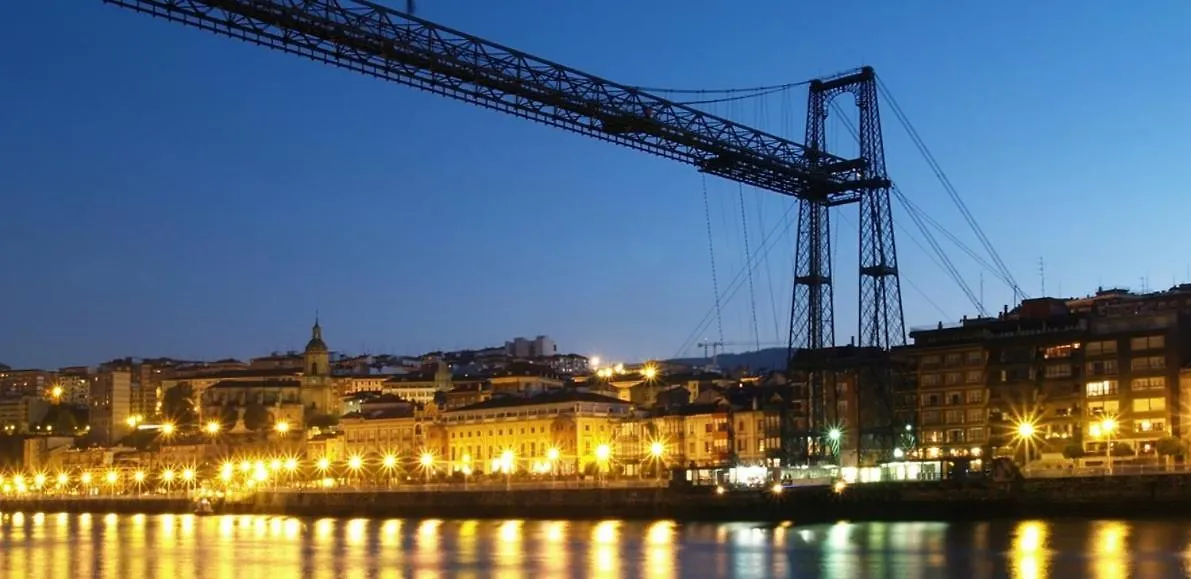 A 5 Minutos Andando Del Casco Viejo, Ayuntamiento, Plaza Circular Y Gran Via De Bilbao Y Proximo A Las 2 Lineas De Metro Habitación en casa particular