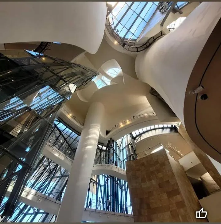 Habitación en casa particular A 5 Minutos Andando Del Casco Viejo, Ayuntamiento, Plaza Circular Y Gran Via De Bilbao Y Proximo A Las 2 Lineas De Metro España