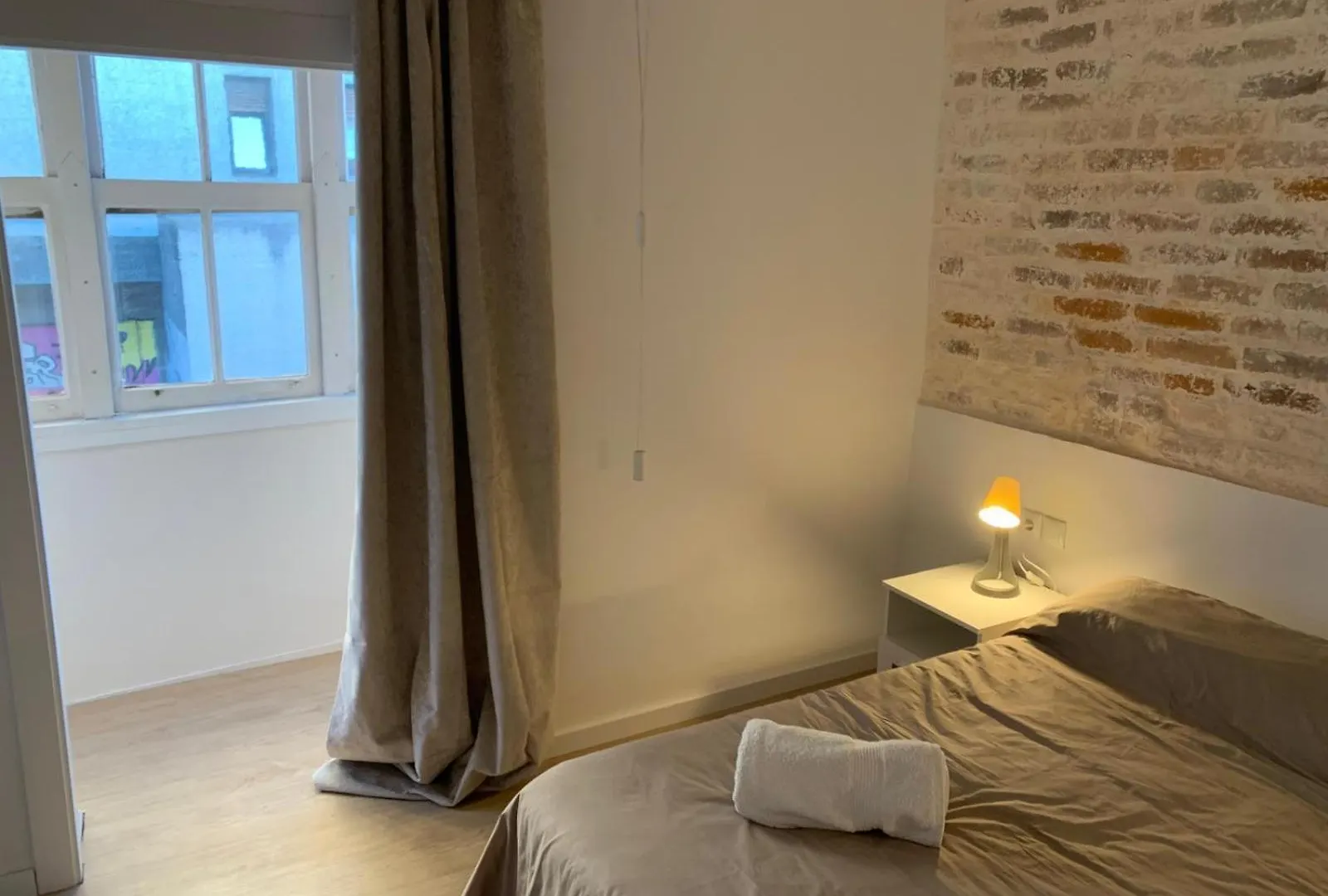 Homestay A 5 Minutos Andando Del Casco Viejo, Ayuntamiento, Plaza Circular Y Gran Via De Bilbao Y Proximo A Las 2 Lineas De Metro