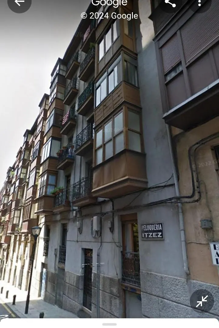 Alloggio in famiglia A 5 Minutos Andando Del Casco Viejo, Ayuntamiento, Plaza Circular Y Gran Via De Bilbao Y Proximo A Las 2 Lineas De Metro
